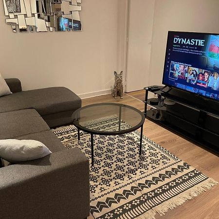 Le Black & White, Hyper Centre - Paisible- Wifi Hd- Netflix- Proche Gare -Ideal Couple Et Business Niort Eksteriør billede