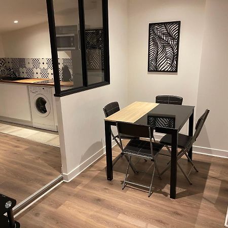 Le Black & White, Hyper Centre - Paisible- Wifi Hd- Netflix- Proche Gare -Ideal Couple Et Business Niort Eksteriør billede