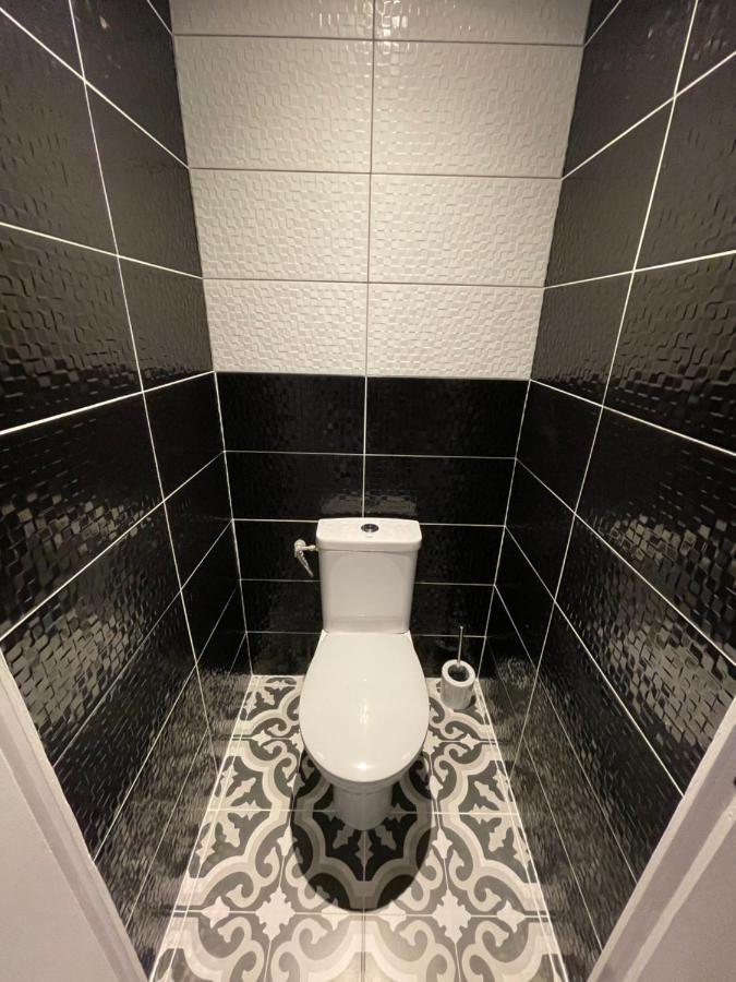 Le Black & White, Hyper Centre - Paisible- Wifi Hd- Netflix- Proche Gare -Ideal Couple Et Business Niort Eksteriør billede